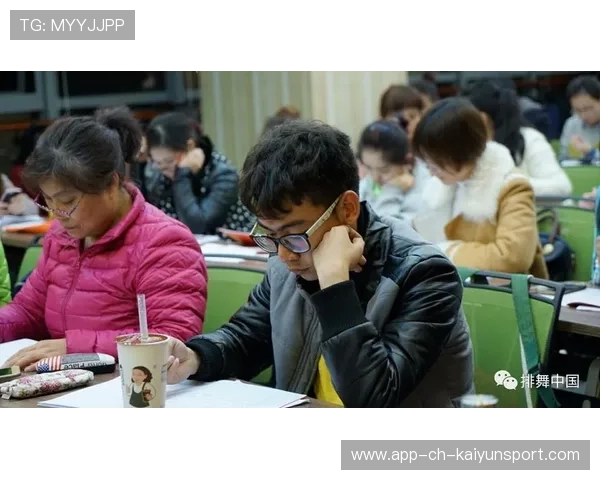 琑队如何推动教练间知识共享平台，教练员队伍的建设