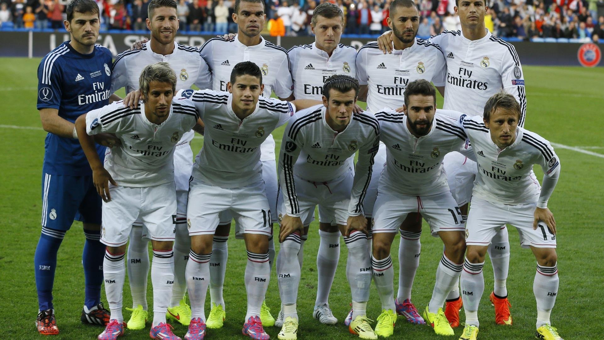 广东队保持联动防守形成压迫式包夹战术